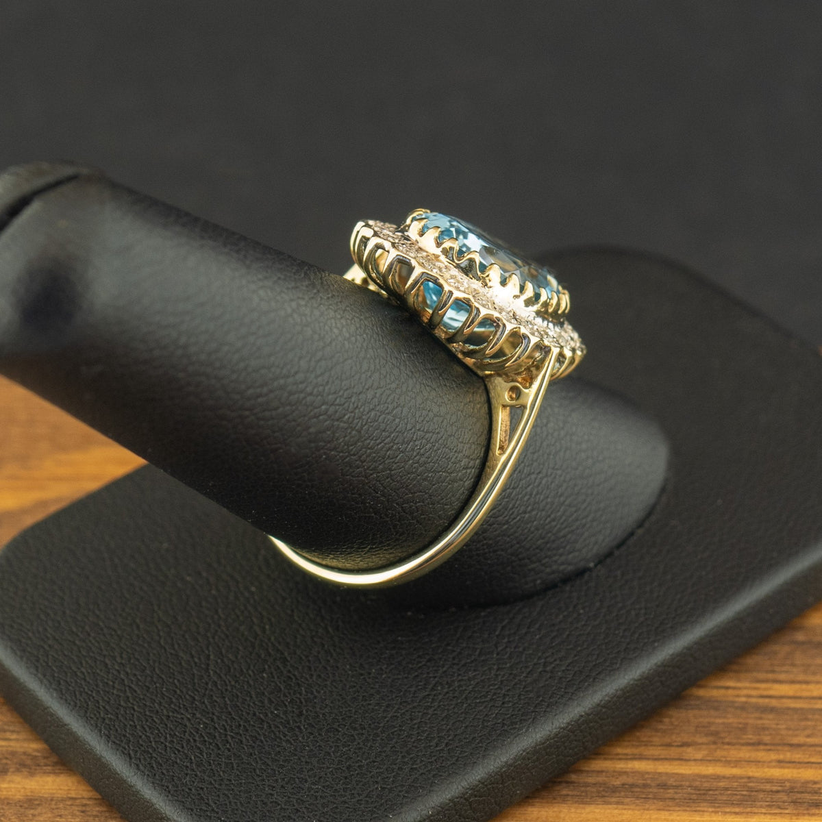 9ct Yellow Gold Topaz and Diamond Ring Size R 4.8g