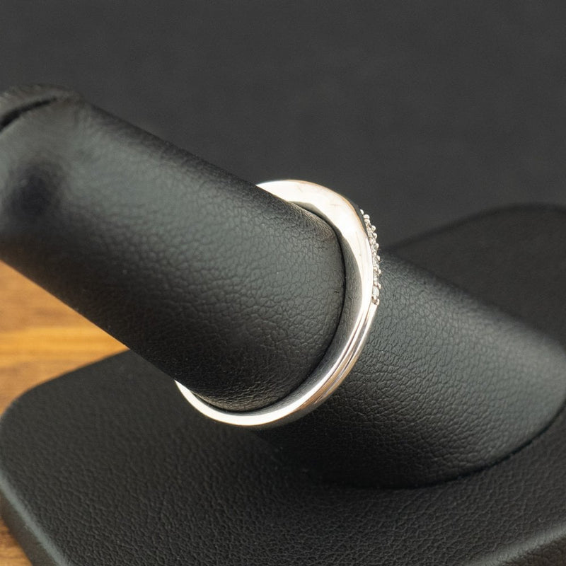 18ct White Gold 0.10ct Diamond Wishbone Ring Size O 2.9g