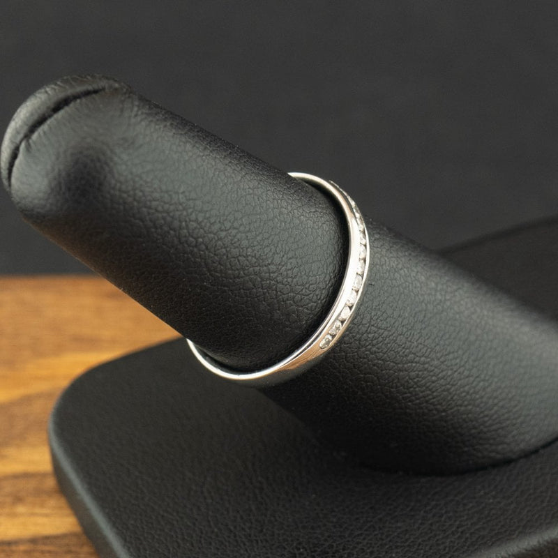 18ct White Gold 0.1ct Diamond Half Eternity Ring Size M 2.0g