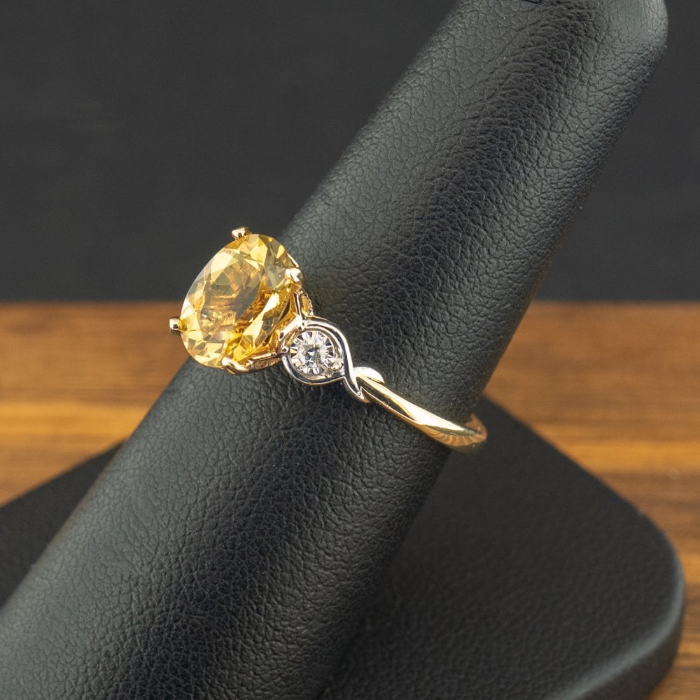 14ct Yellow Gold Yellow Beryl and Diamond Ring Size N 3.1g