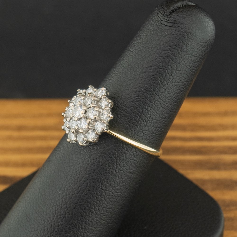 18ct Yellow Gold Diamond Cluster Ring Size L 3.2g