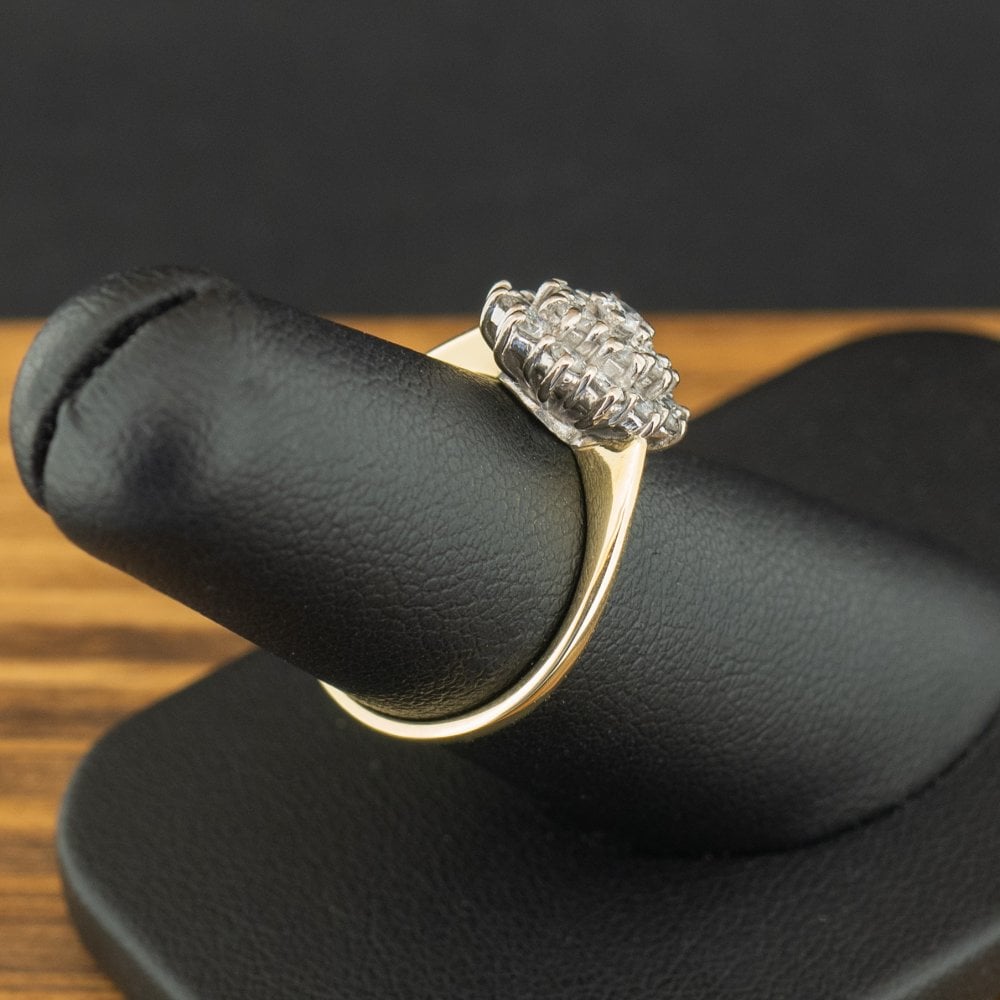 18ct Yellow Gold Diamond Cluster Ring Size L 3.2g