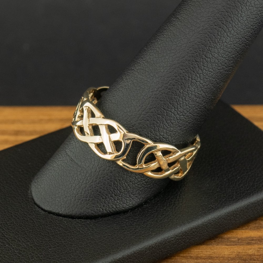 9ct Yellow Gold Celtic Knot Band Ring Size Y 3.4g