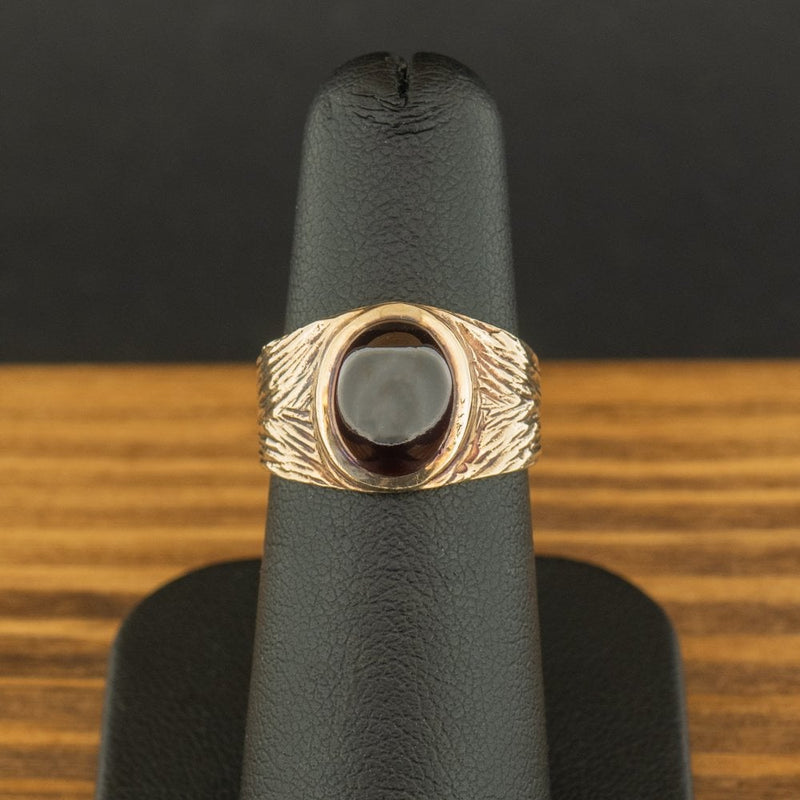 9ct Yellow Gold Red Stone Ring Size K 4.2g