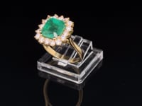 18ct Yellow Gold 3.26ct Emerald & 0.8ct Diamond Cluster Ring Size L 5.8g