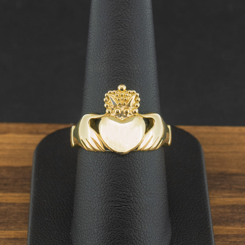 9ct Yellow Gold Claddagh Ring Size  O 1/2 2.7g