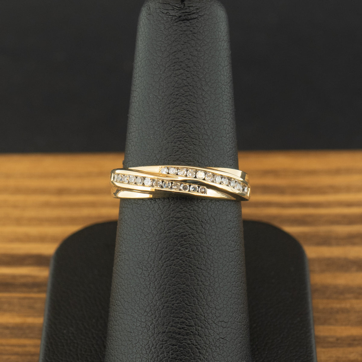 18ct Yellow Gold 0.2ct Diamond Crossover Ring 3.4g Size M