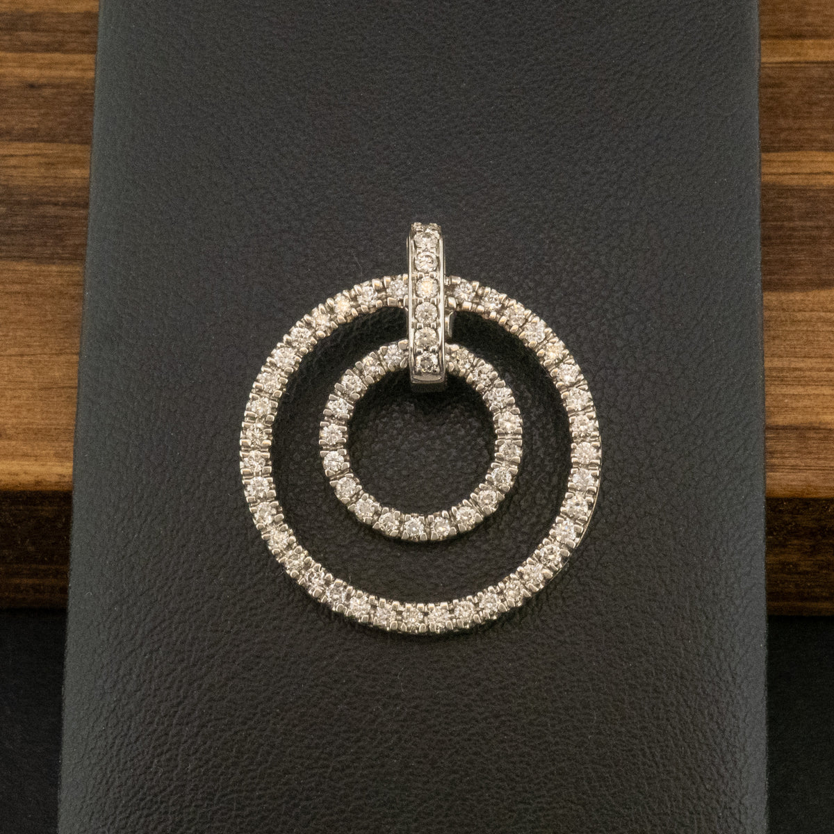 18ct White Gold 0.75ct Diamond Pendant 4.7g