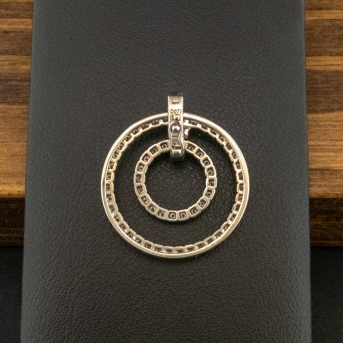 18ct White Gold 0.75ct Diamond Pendant 4.7g