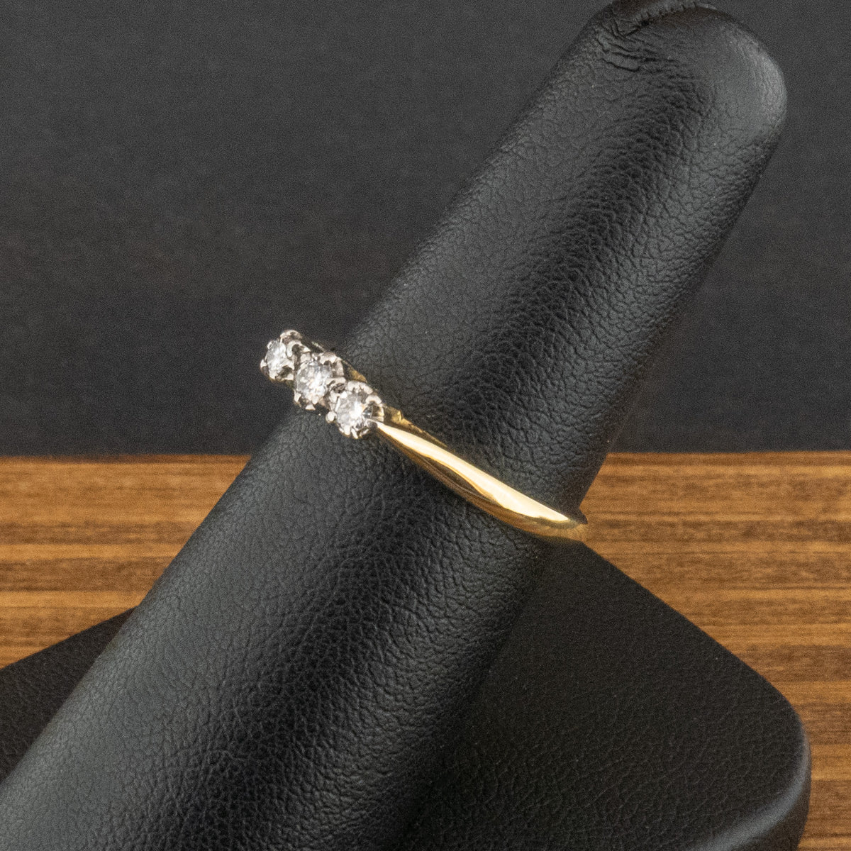 18ct Yellow Gold and Platinum Diamond Trilogy Ring Size M 2.8g