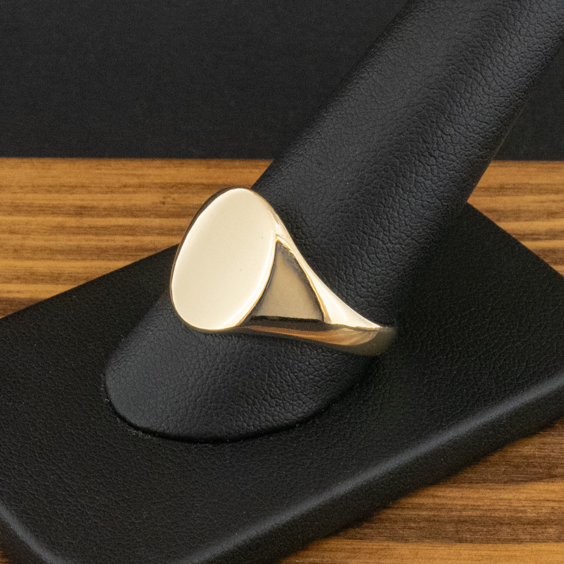 9ct Yellow Gold Cushion Signet Ring Size W 1/2 4g
