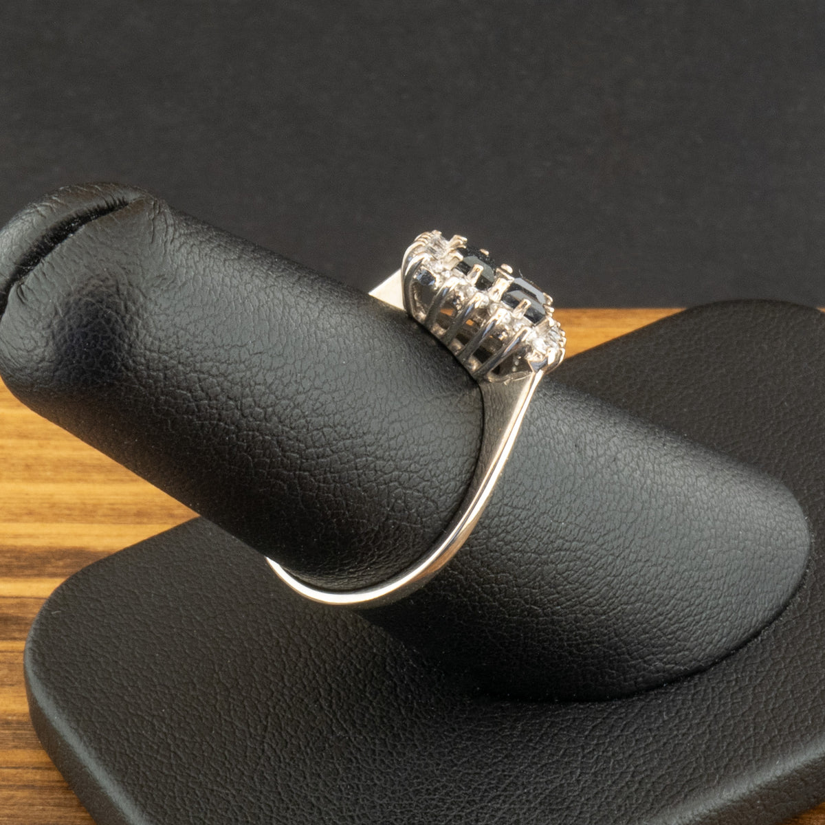 9ct White Gold Sapphire & Cubic Zirconia Cluster Ring Size N 2.3g