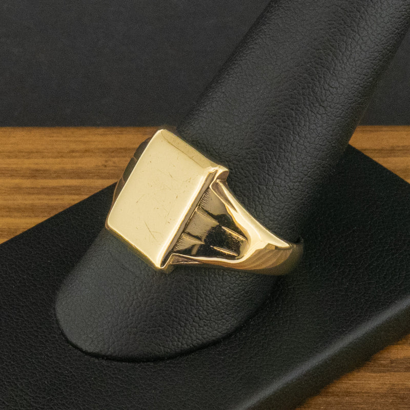 9ct Yellow Gold Rectangle Signet Ring Size V 7.5g