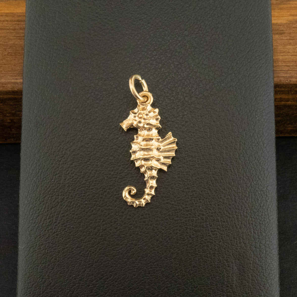 9ct Yellow Gold Seahorse Charm 1.1g