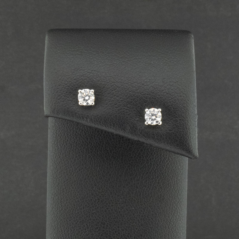 18ct White Gold 0.5ct Diamond Stud Earrings 1.2g