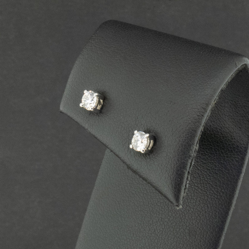 18ct White Gold 0.5ct Diamond Stud Earrings 1.2g