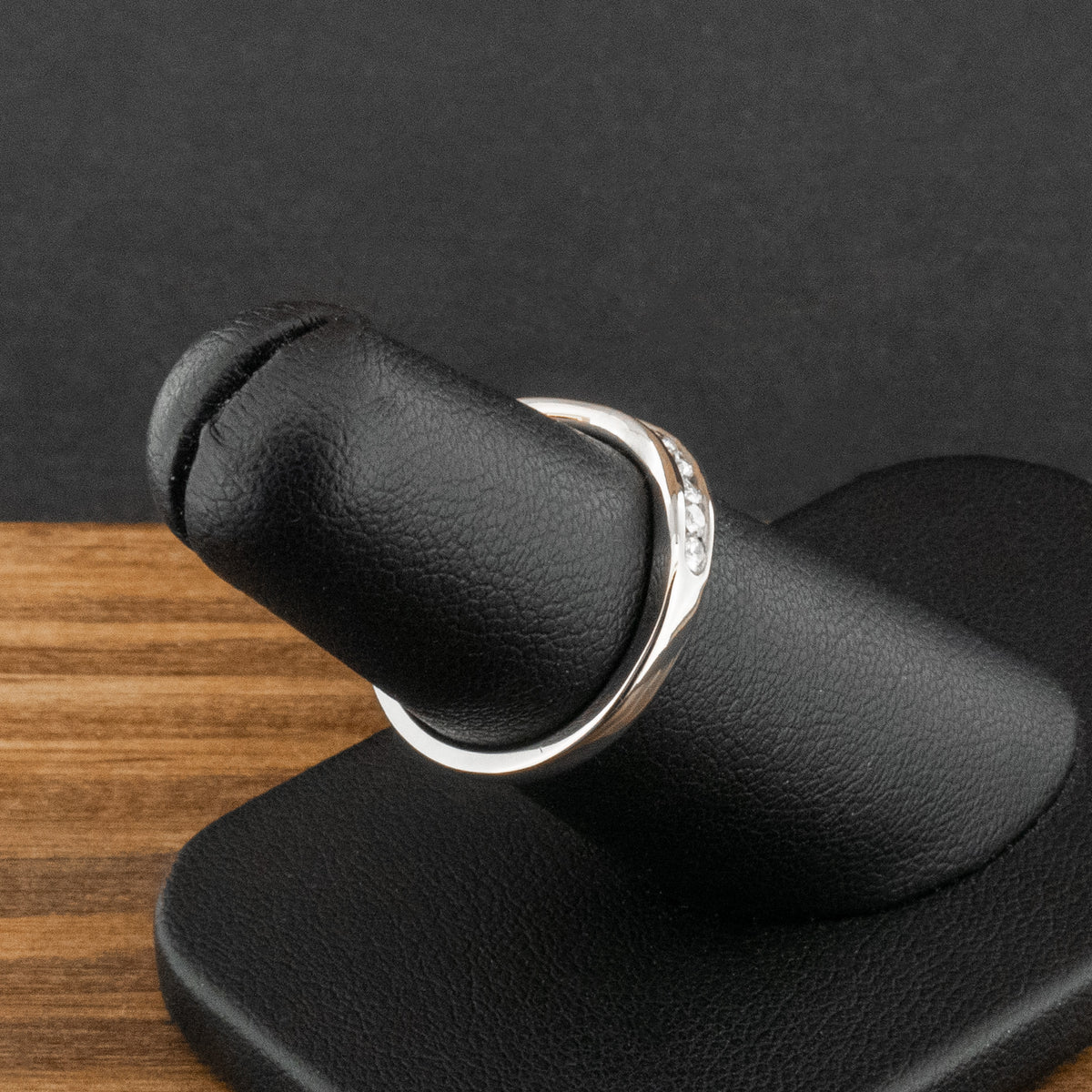 18ct White Gold 0.22ct Diamond Wishbone Ring Size K 1/2 2.5g