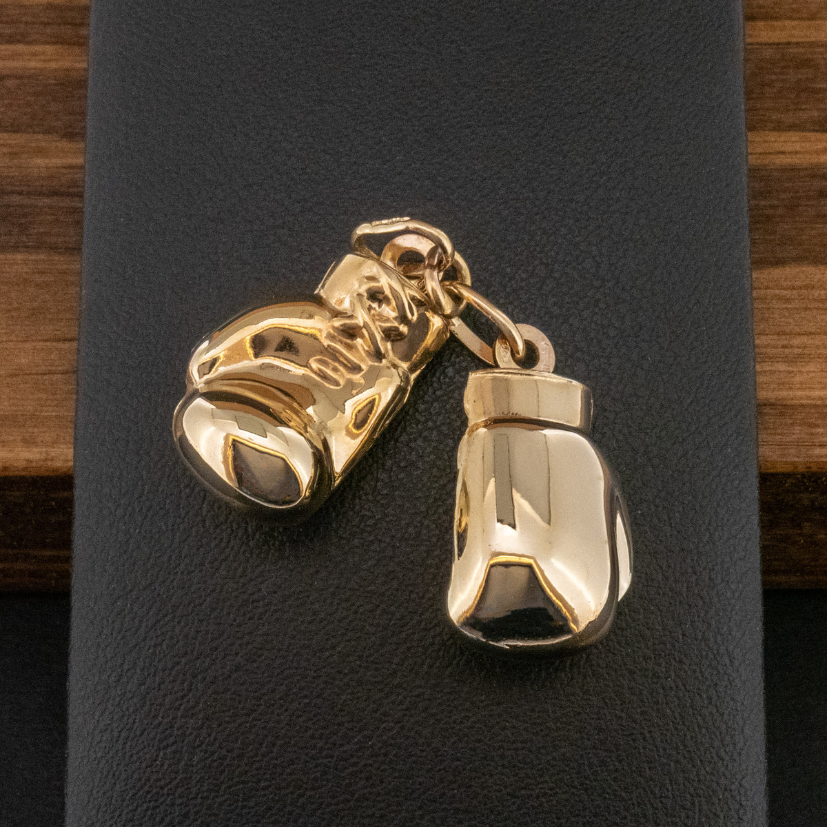9ct Yellow Gold Boxing Glove Charm 2.9g