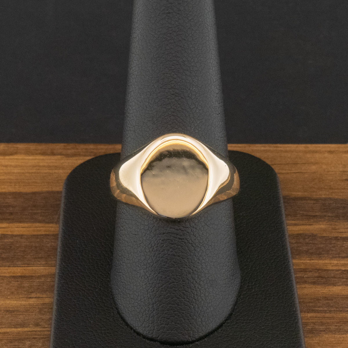 9ct Yellow Gold Signet Ring Size R 7.9g