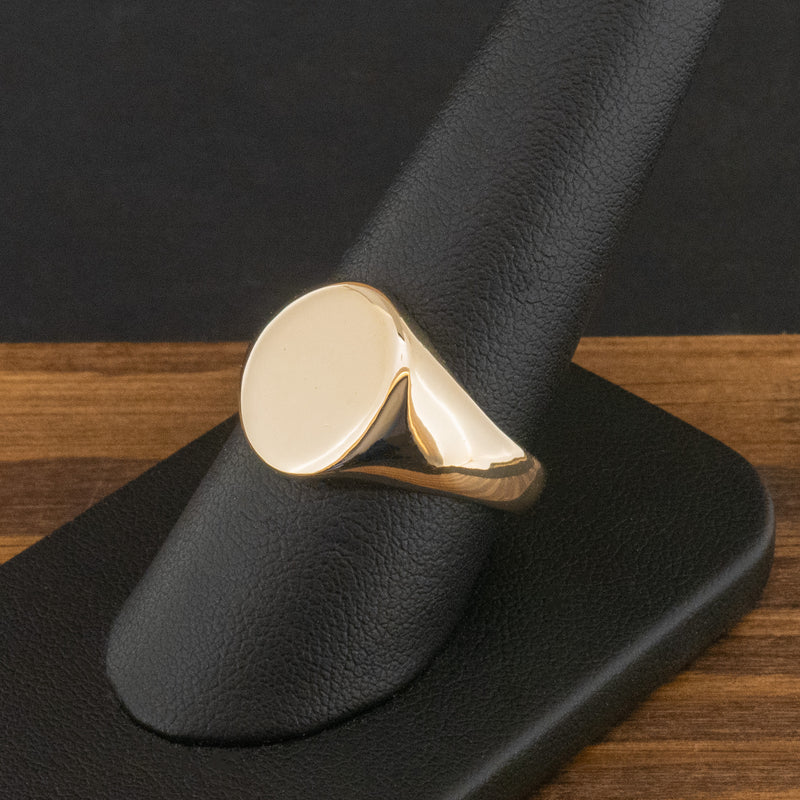 9ct Yellow Gold Signet Ring Size R 7.9g