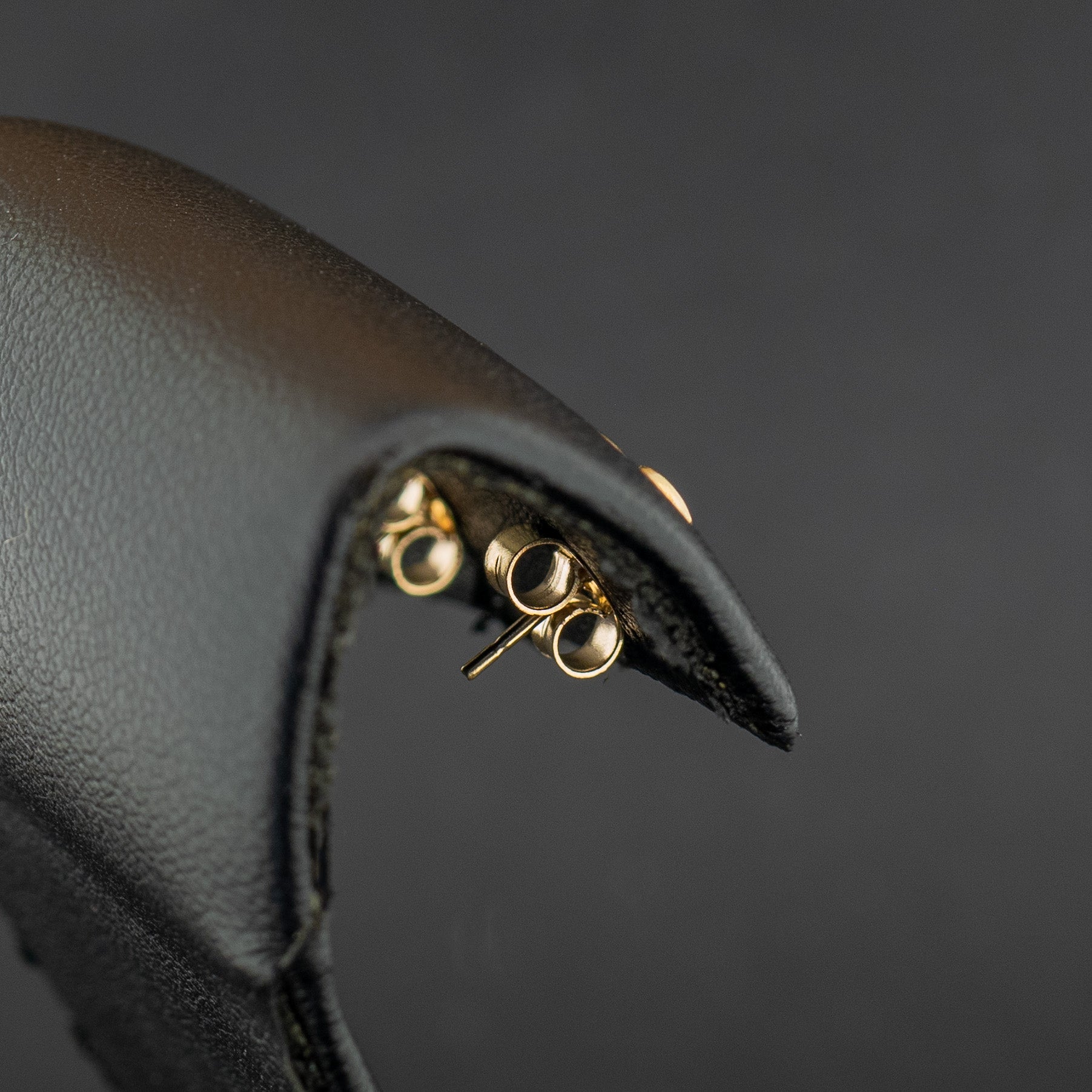9ct Yellow Gold Bee Enamel Stud Earrings 0.5g