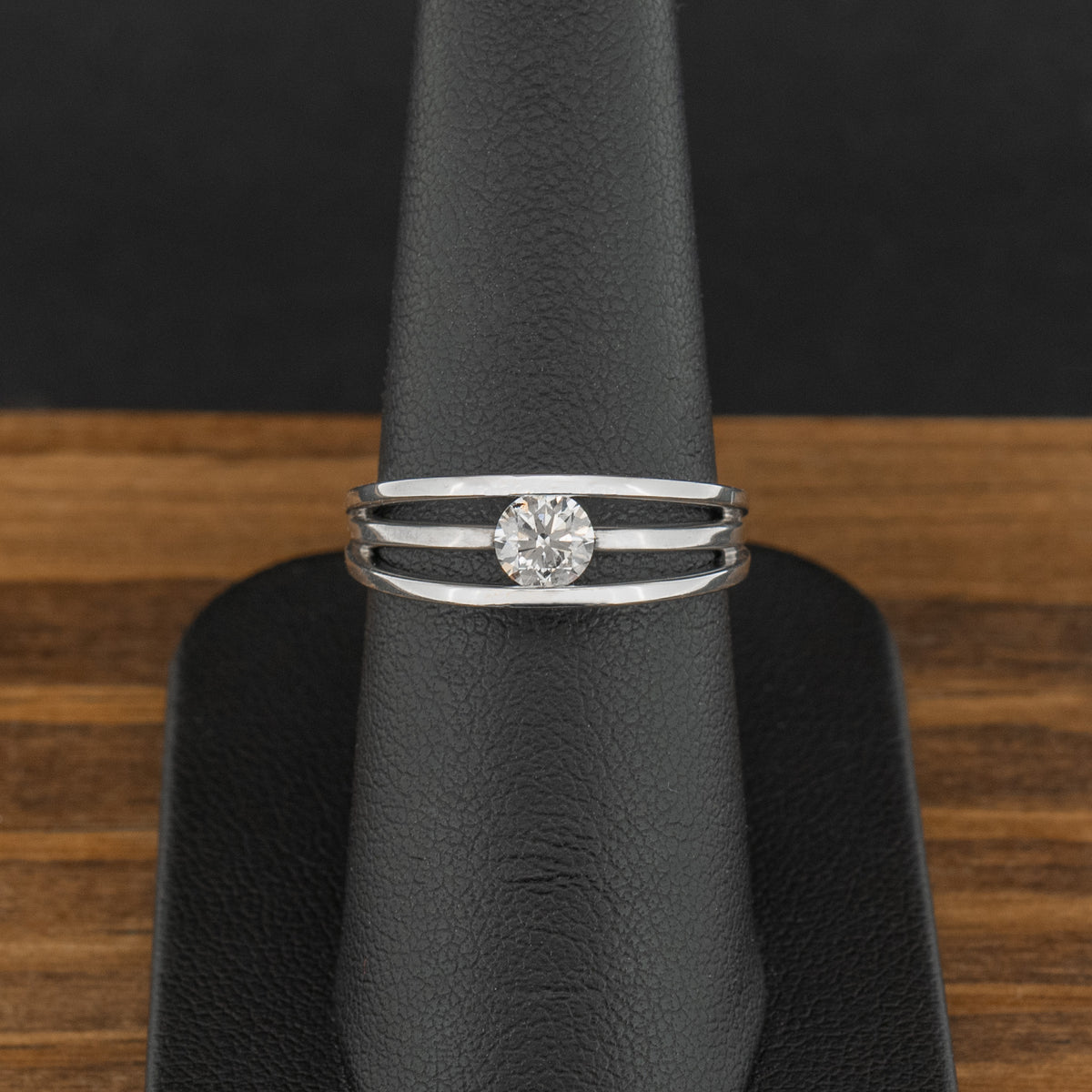 18ct White Gold 0.4ct Diamond Three Strand Ring 4g Size N 1/2