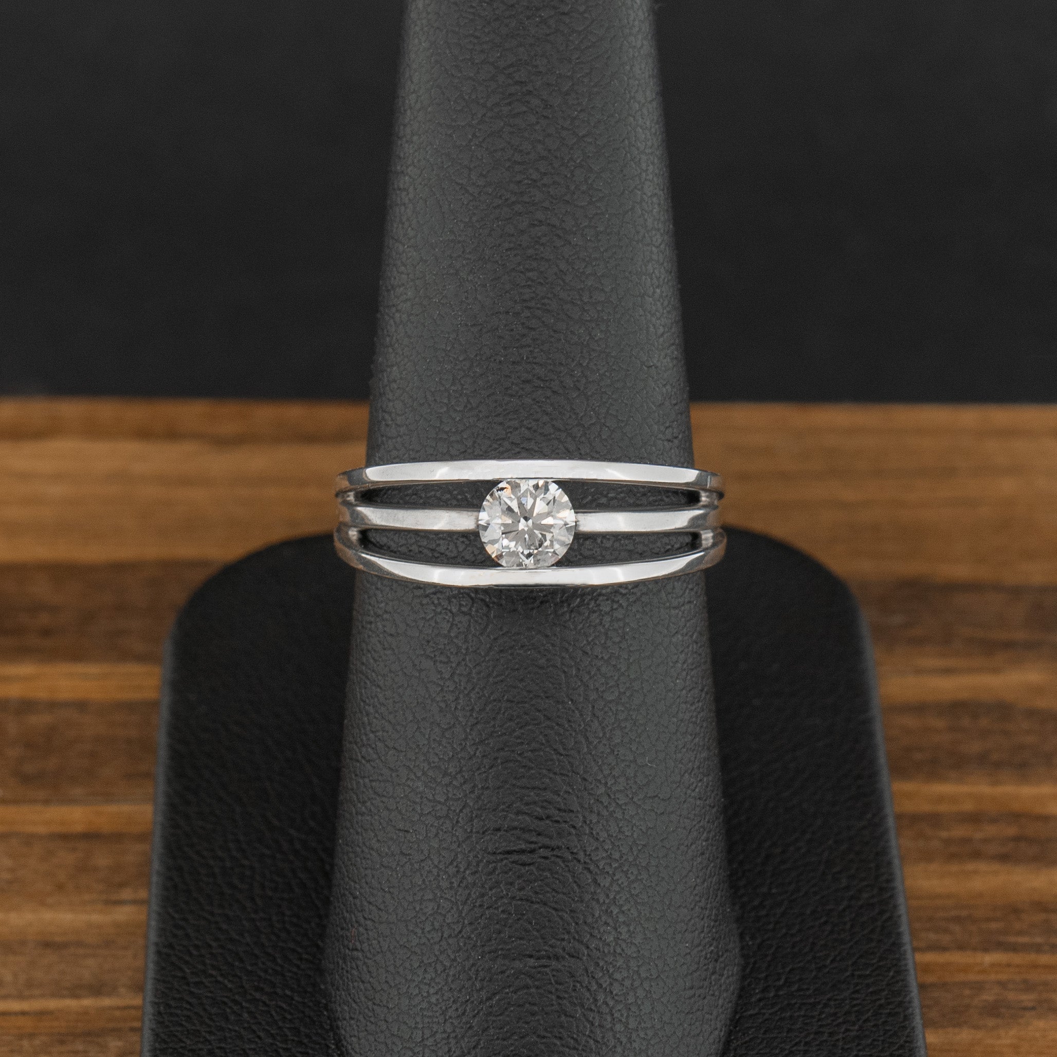 18ct White Gold 0.4ct Diamond Three Strand Ring 4g Size N 1/2