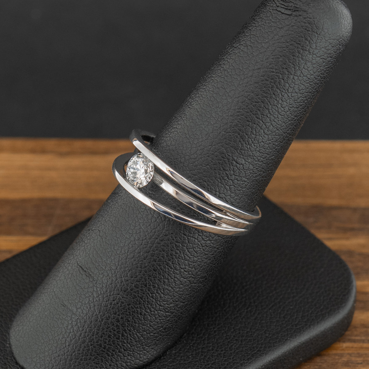 18ct White Gold 0.4ct Diamond Three Strand Ring 4g Size N 1/2