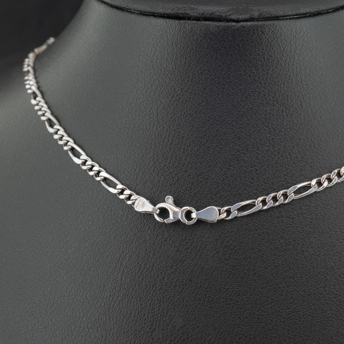 18ct White Gold 19.5 Inch Figaro Chain Necklace 5.9g