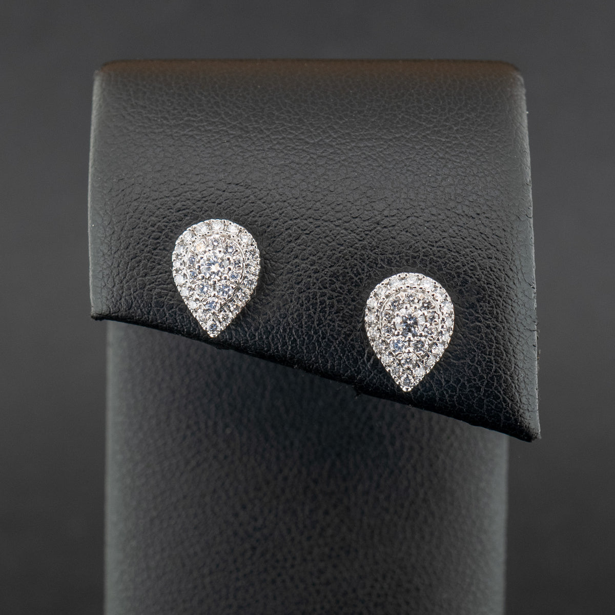 Platinum 1ct Diamond Cluster Stud Earrings 3.3g