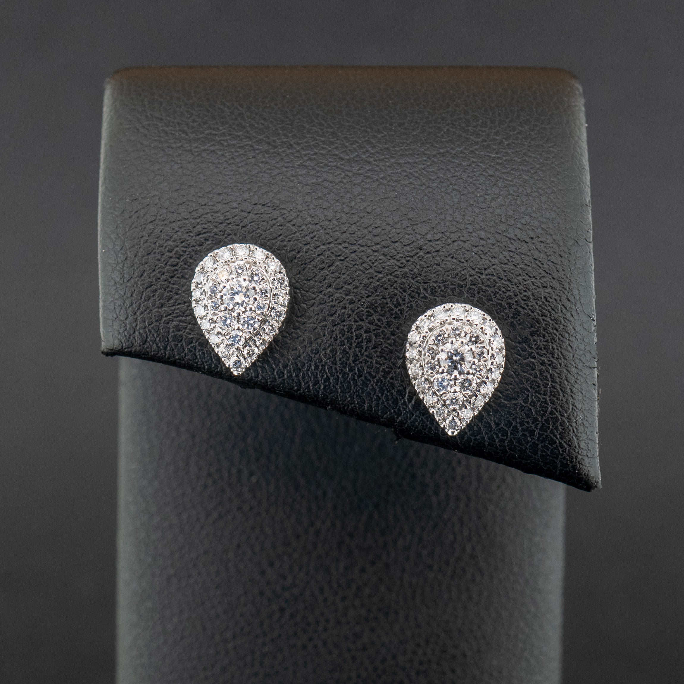 Platinum 1ct Diamond Cluster Stud Earrings 3.3g