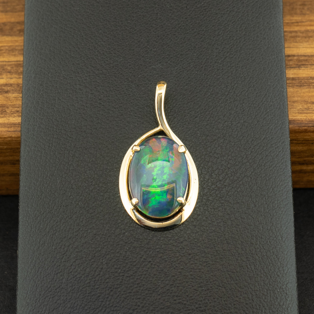 14ct Yellow Gold Opal Triplet Pendant 2.1g