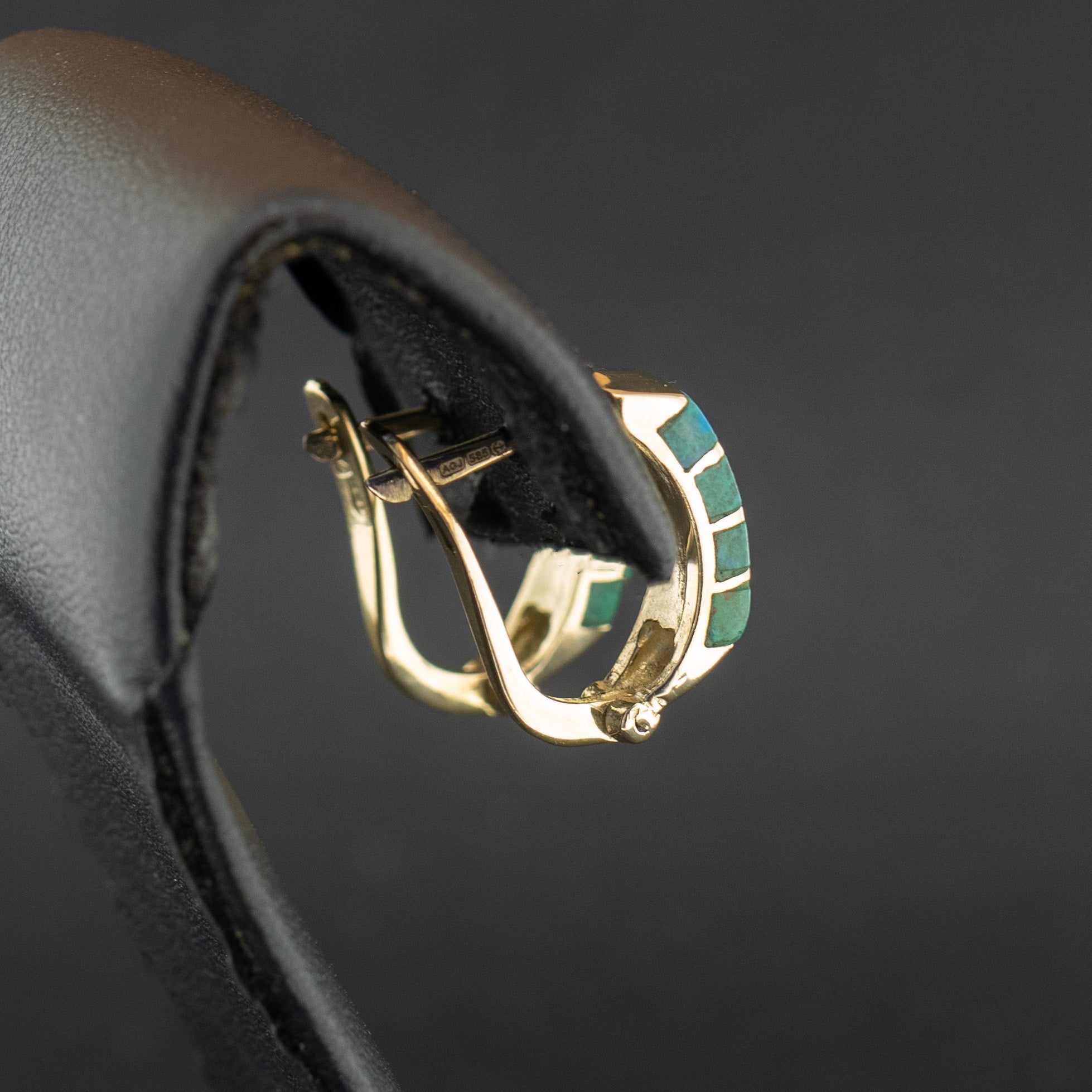 14ct Yellow Gold Green Stone Earrings 4.5g