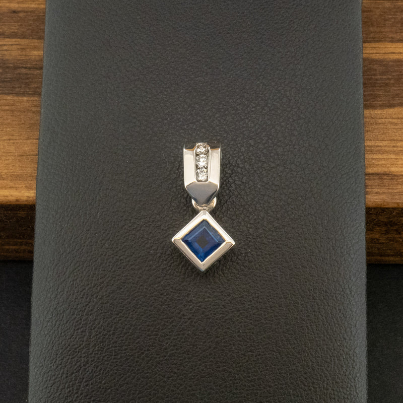 14ct White Gold Sapphire and  Diamond Pendant 2.5g
