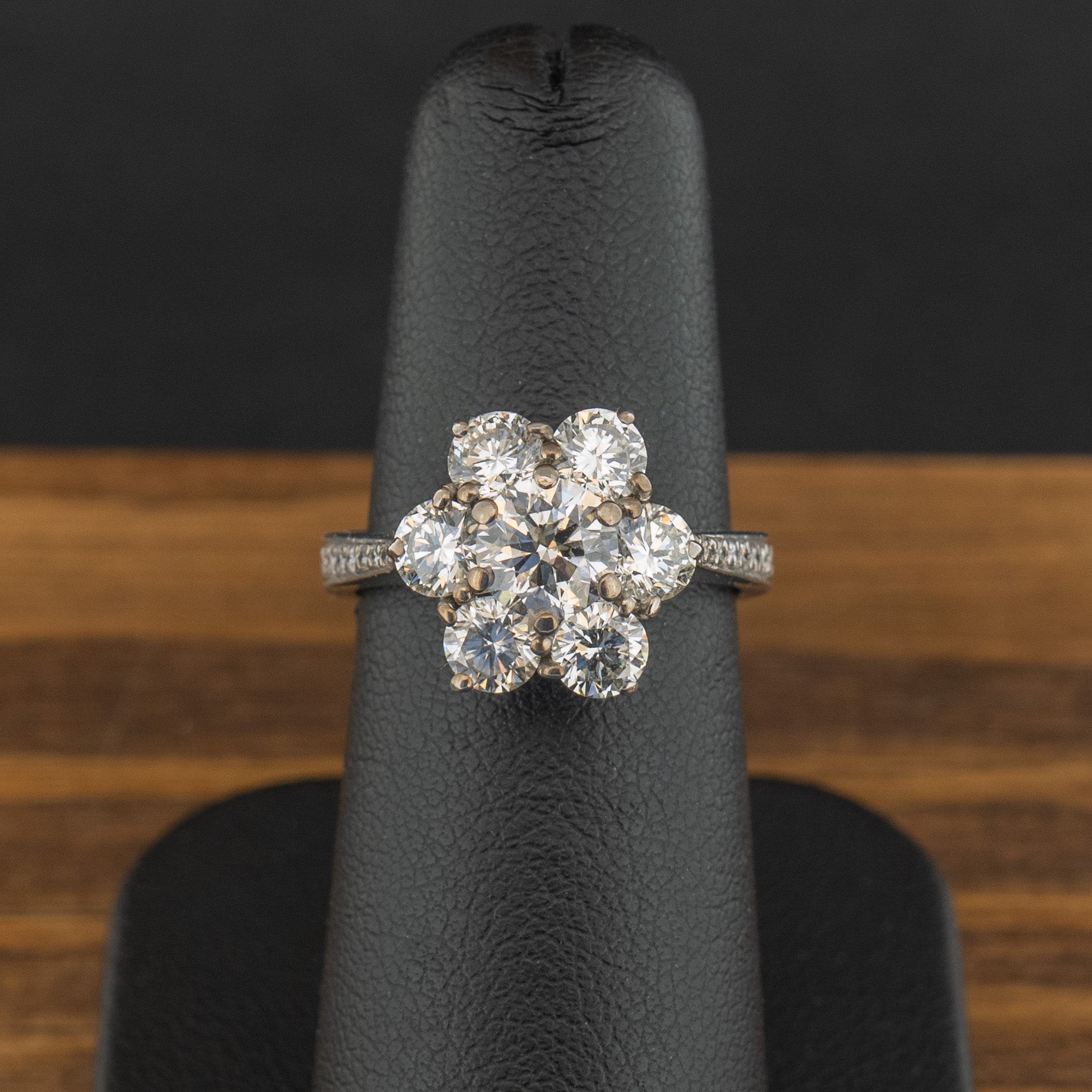 18ct White Gold 1.45ct Diamond Flower Cluster Ring 6.2g Size J