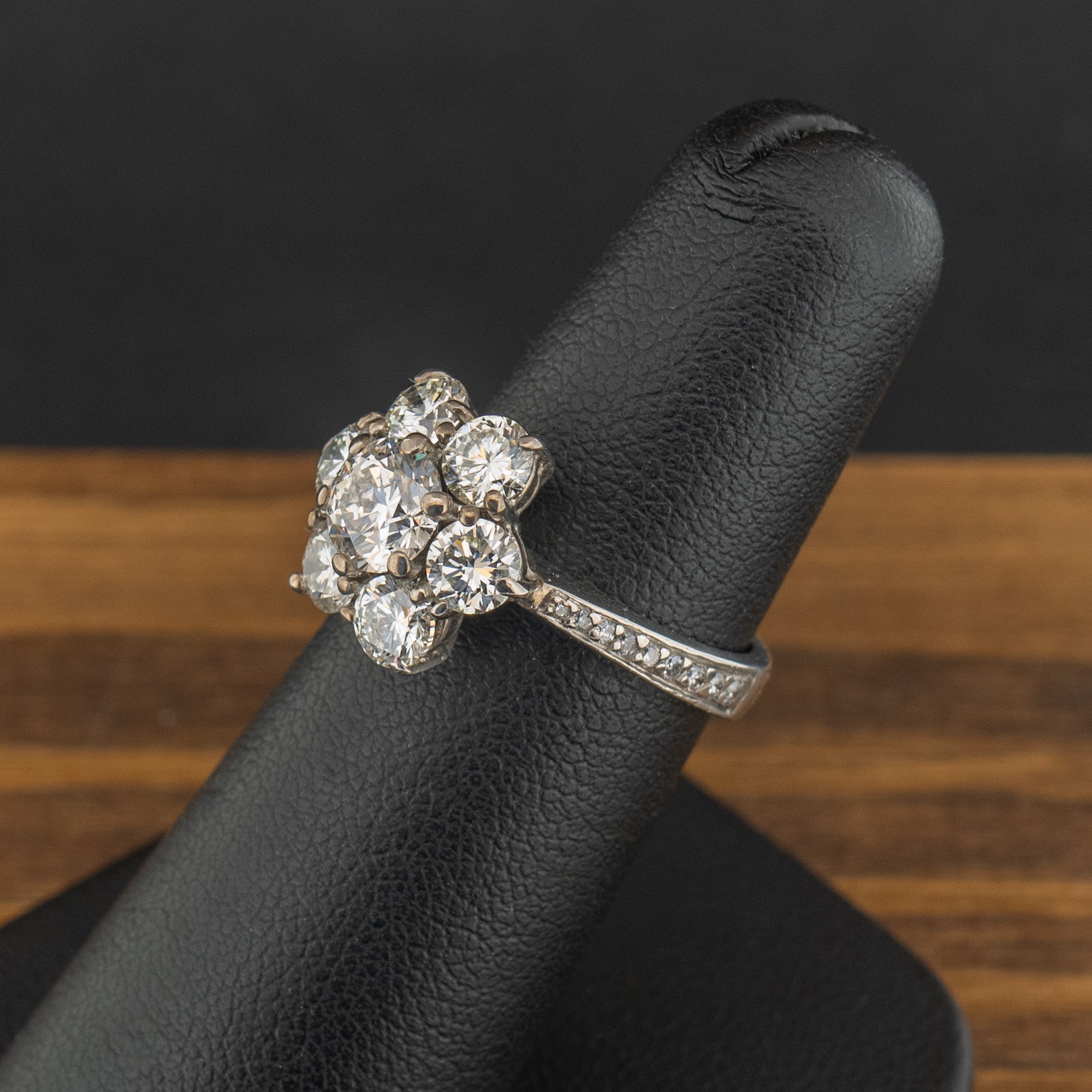 18ct White Gold 1.45ct Diamond Flower Cluster Ring 6.2g Size J