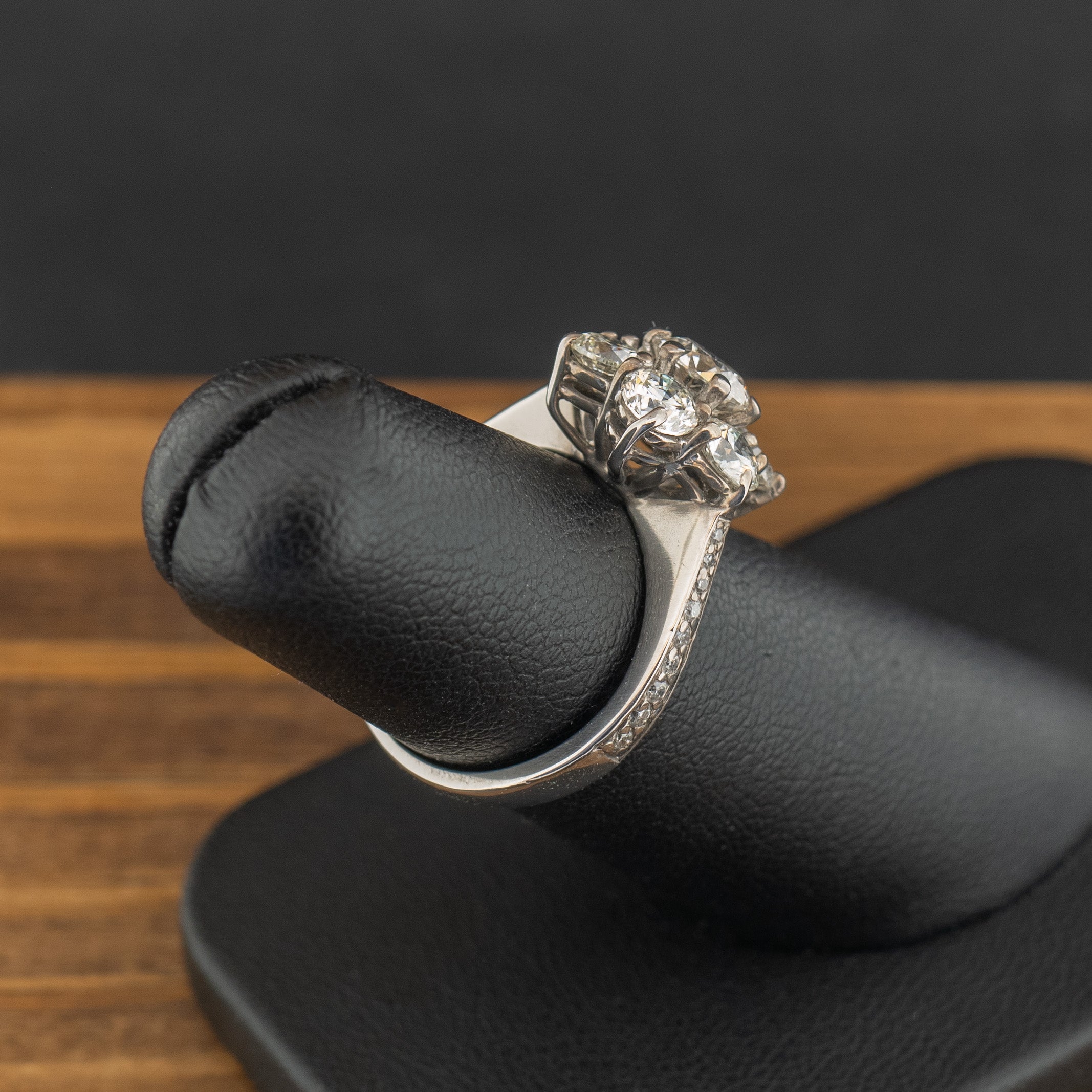 18ct White Gold 1.45ct Diamond Flower Cluster Ring 6.2g Size J