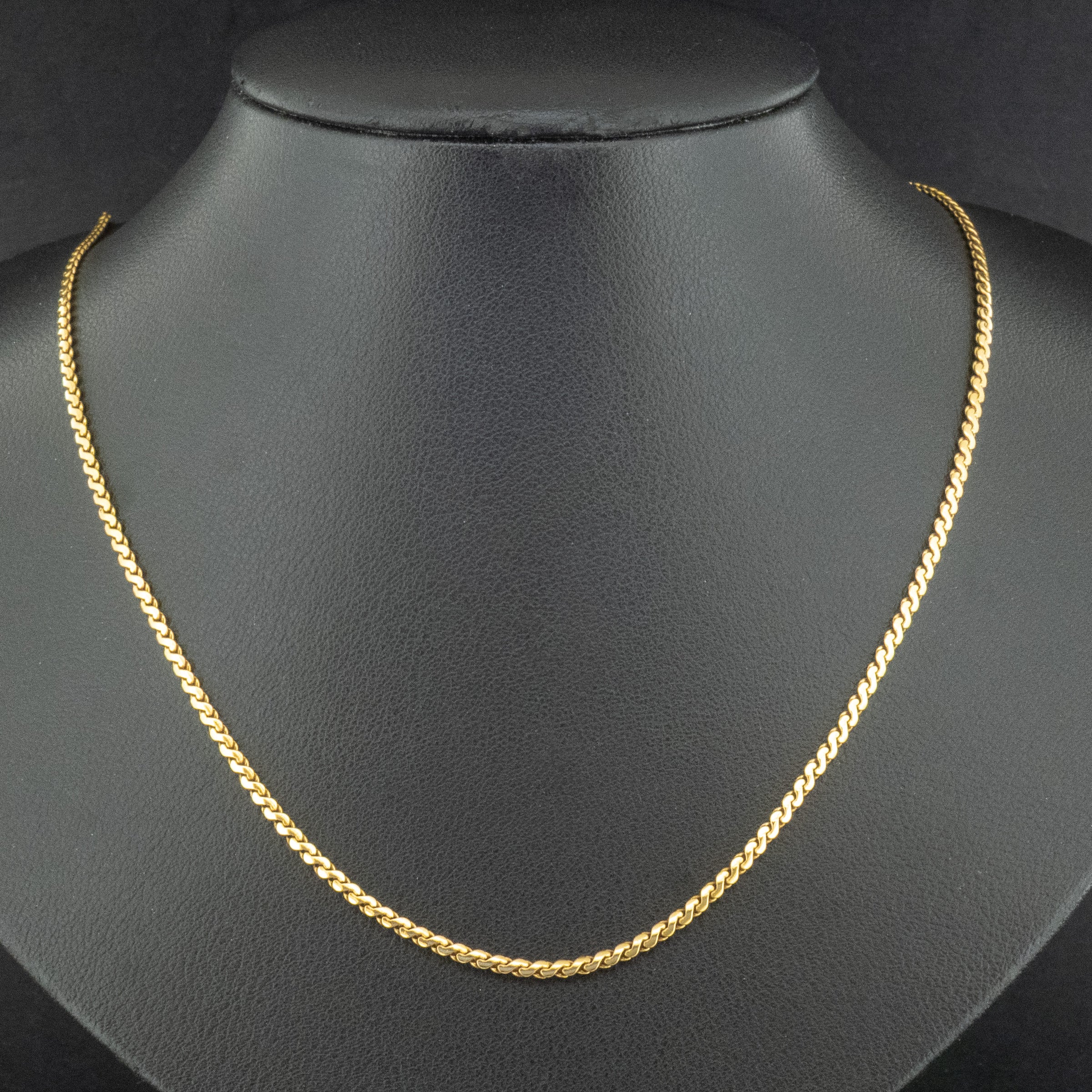 18ct Yellow Gold 24 Inch Flat Twist Chain 9.4g