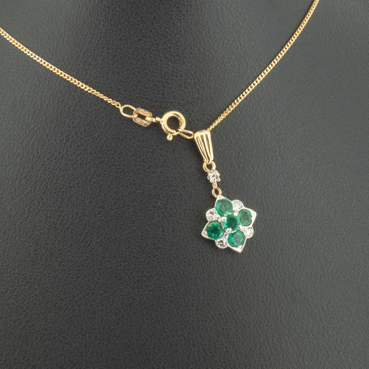 9ct Yellow Gold 0.6ct Emerald & 0.1ct Diamond 18 Inch Necklace 2.8g