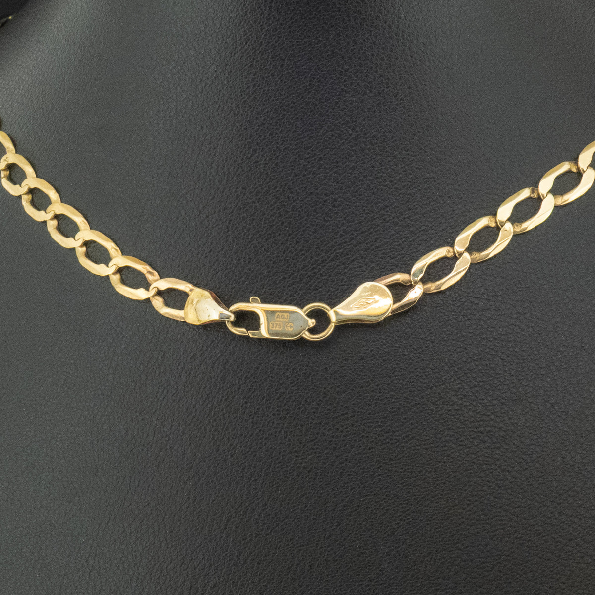 9ct Yellow Gold 22 Inch Curb Chain 10.9g