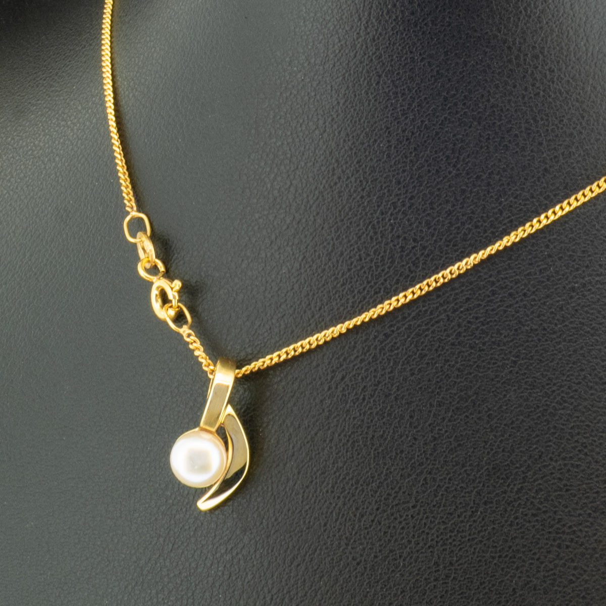 9ct Yellow Gold 18 Inch Pearl Necklace 3.5g