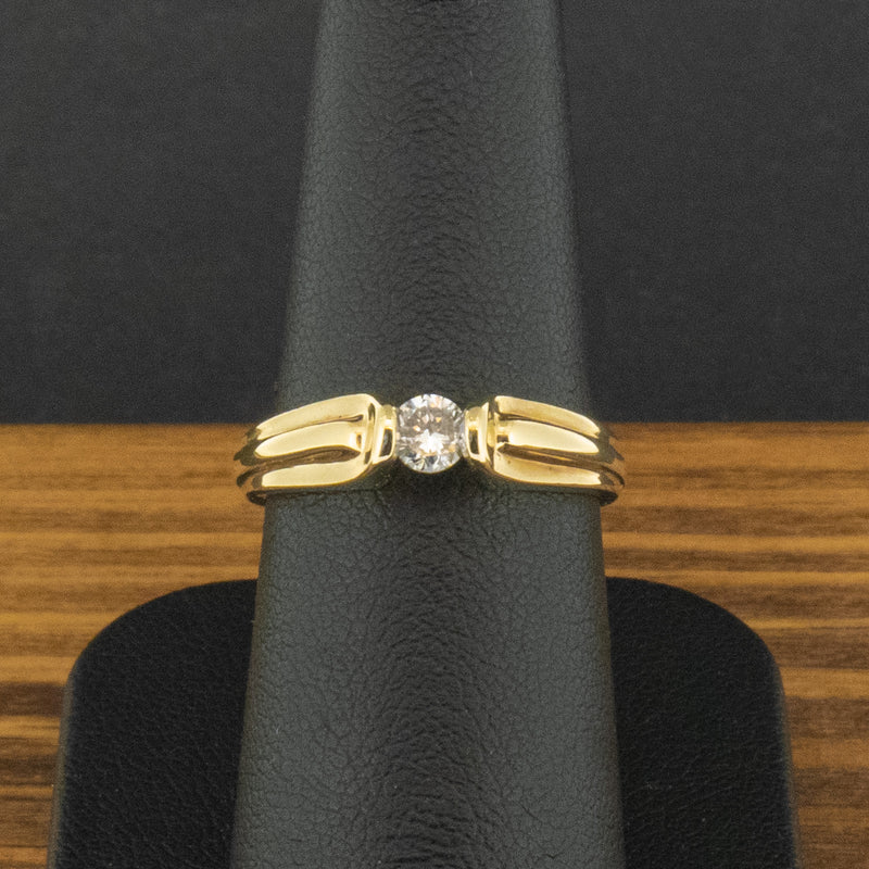 9ct Yellow Gold 0.2ct Diamond Solitaire Ring Size M 3.1g