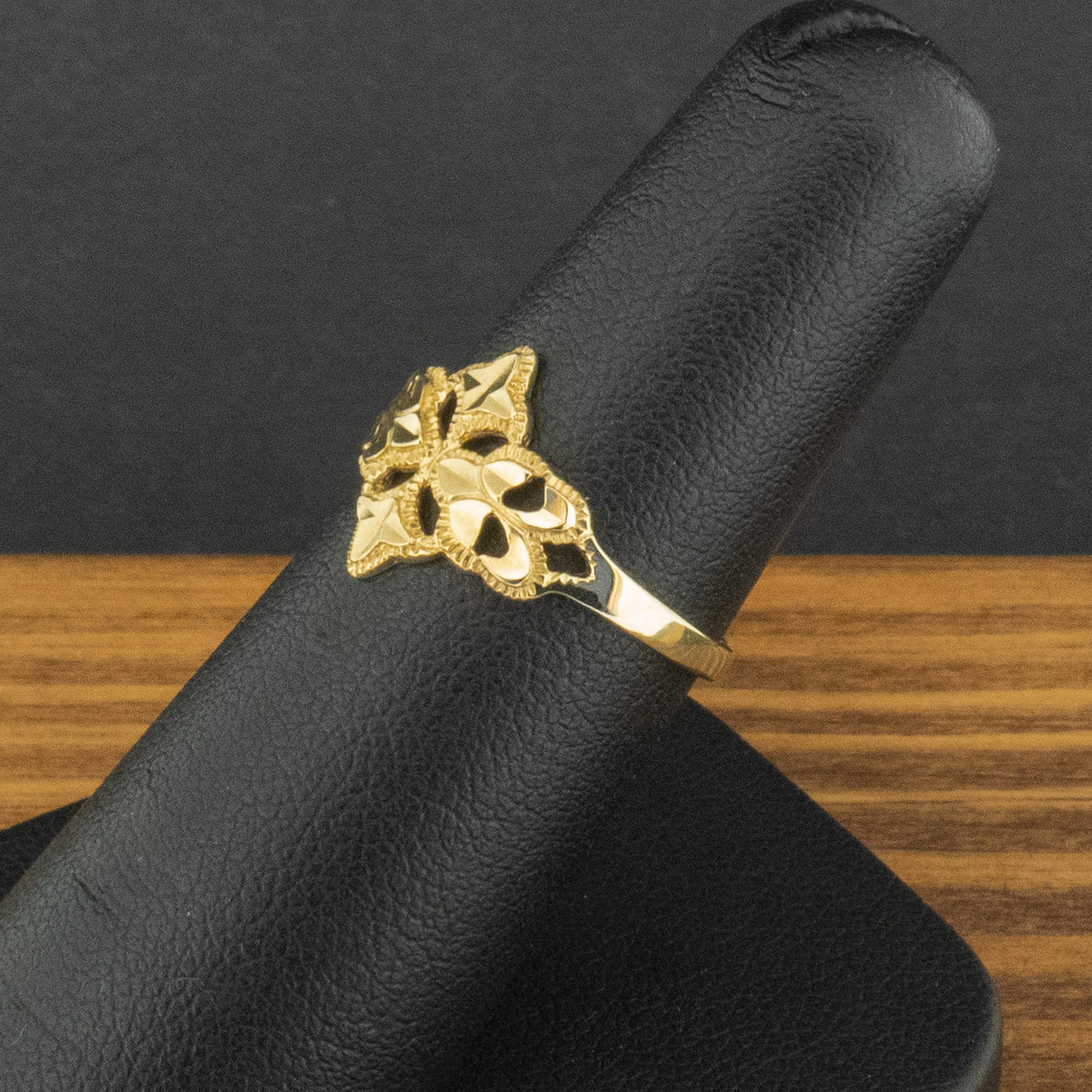 9ct Yellow Gold Celtic Floral Ring Size L 1.3g