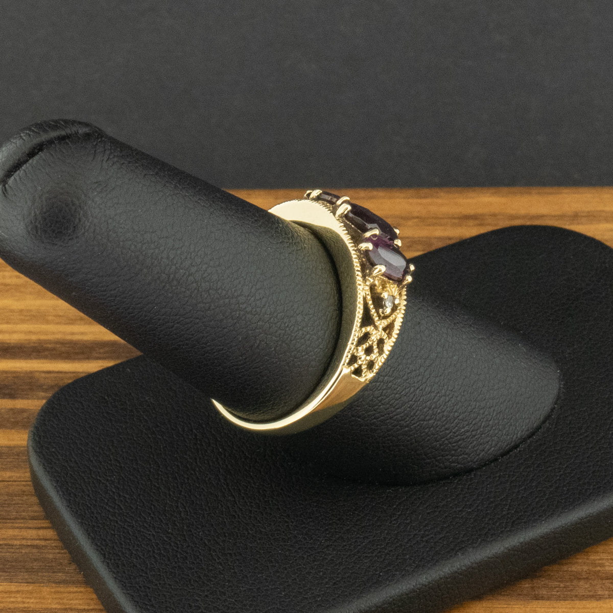 9ct Yellow Gold Purple Stone & Diamond Ring Size P 3.1g