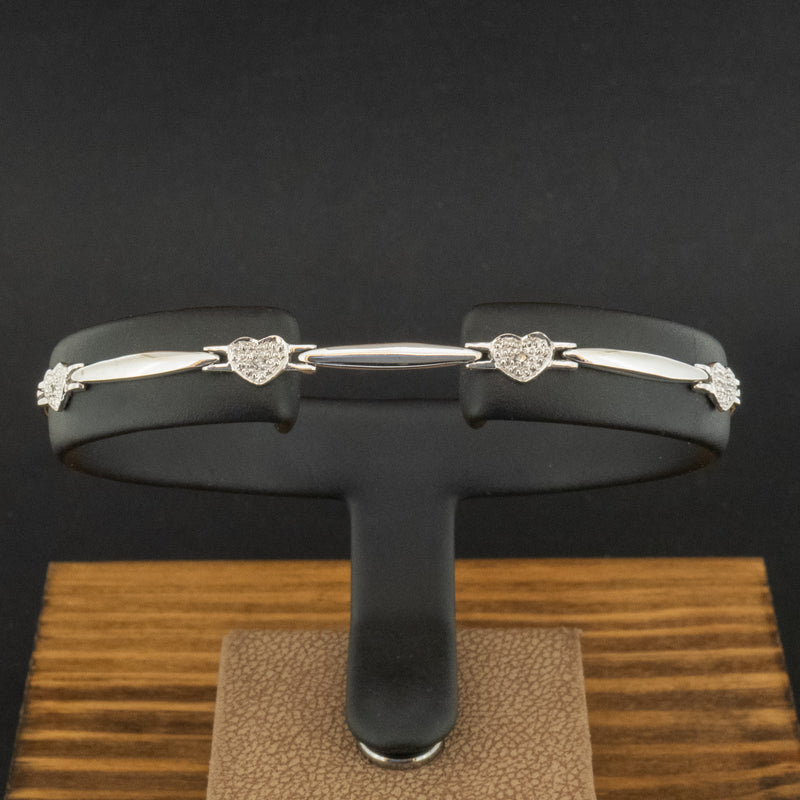 9ct White Gold Diamond Heart 7.5 Inch Bracelet 4g