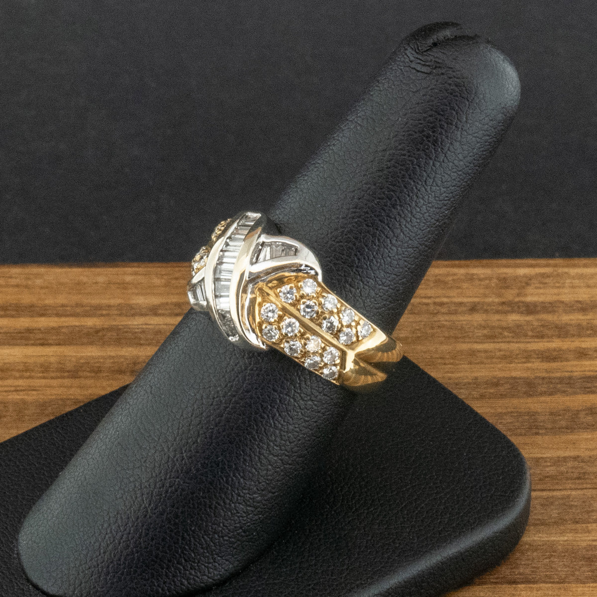 18ct Yellow Gold 1ct Baguette and Round Diamond Bow Ring Size N 9.1g