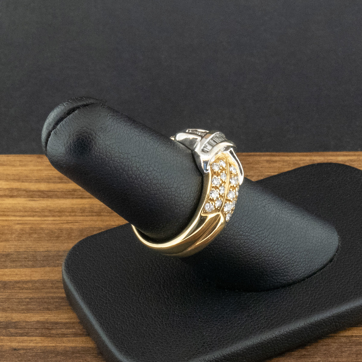 18ct Yellow Gold 1ct Baguette and Round Diamond Bow Ring Size N 9.1g