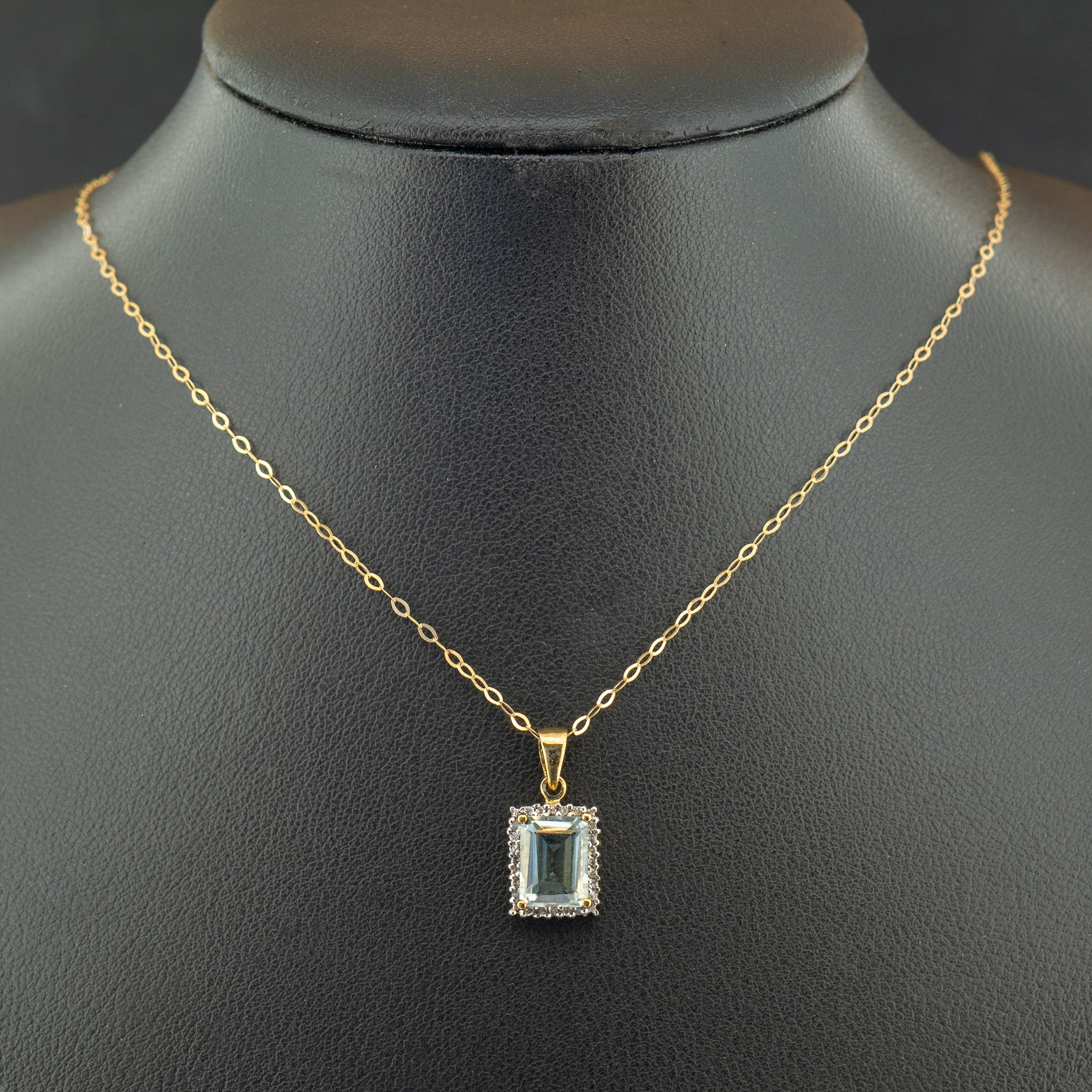 9ct Yellow Gold 16 Inch Green Amethyst and Diamond Necklace 1.6g