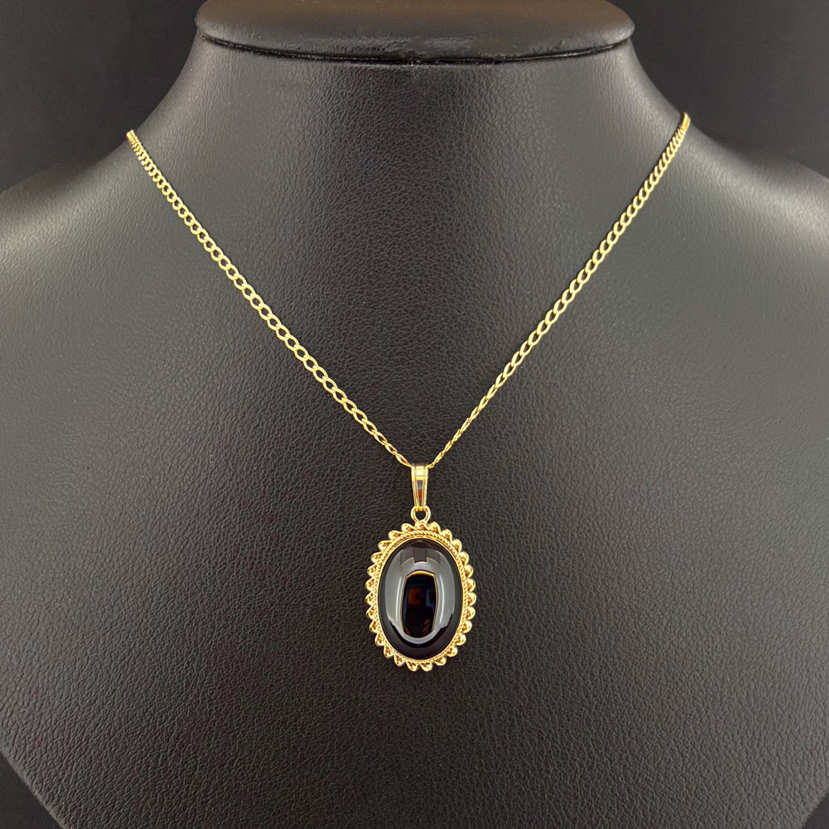 9ct Yellow Gold 18 Inch Red Stone Pendant Necklace 3.1g