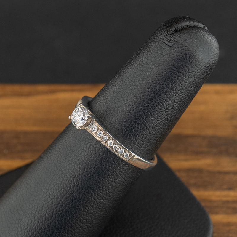 18ct White Gold 0.35ct Diamond Ring 2.5g Size L
